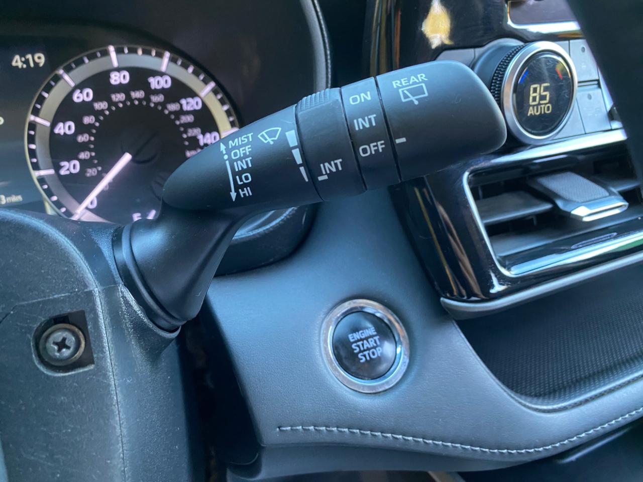 Toyota Highlander LE FWD (Natl) 2023