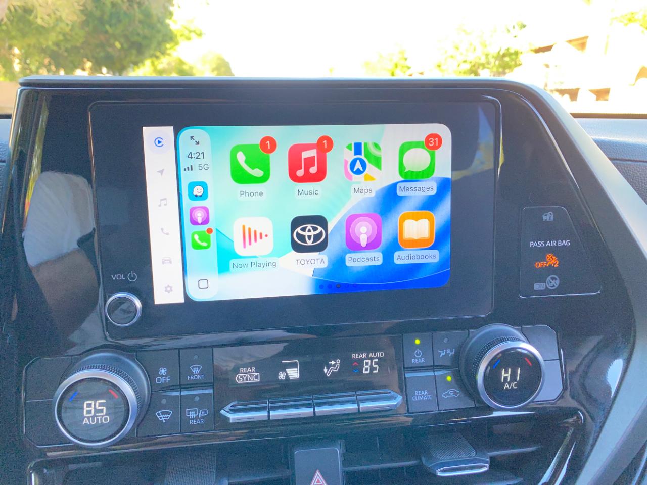 Toyota Highlander LE FWD (Natl) 2023