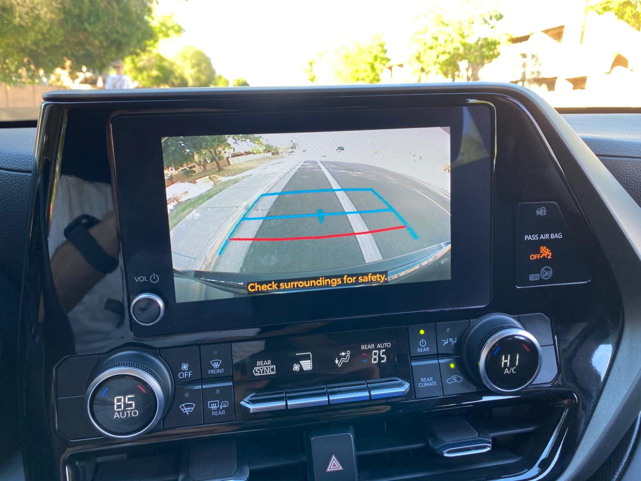 Toyota Highlander LE FWD (Natl) 2023