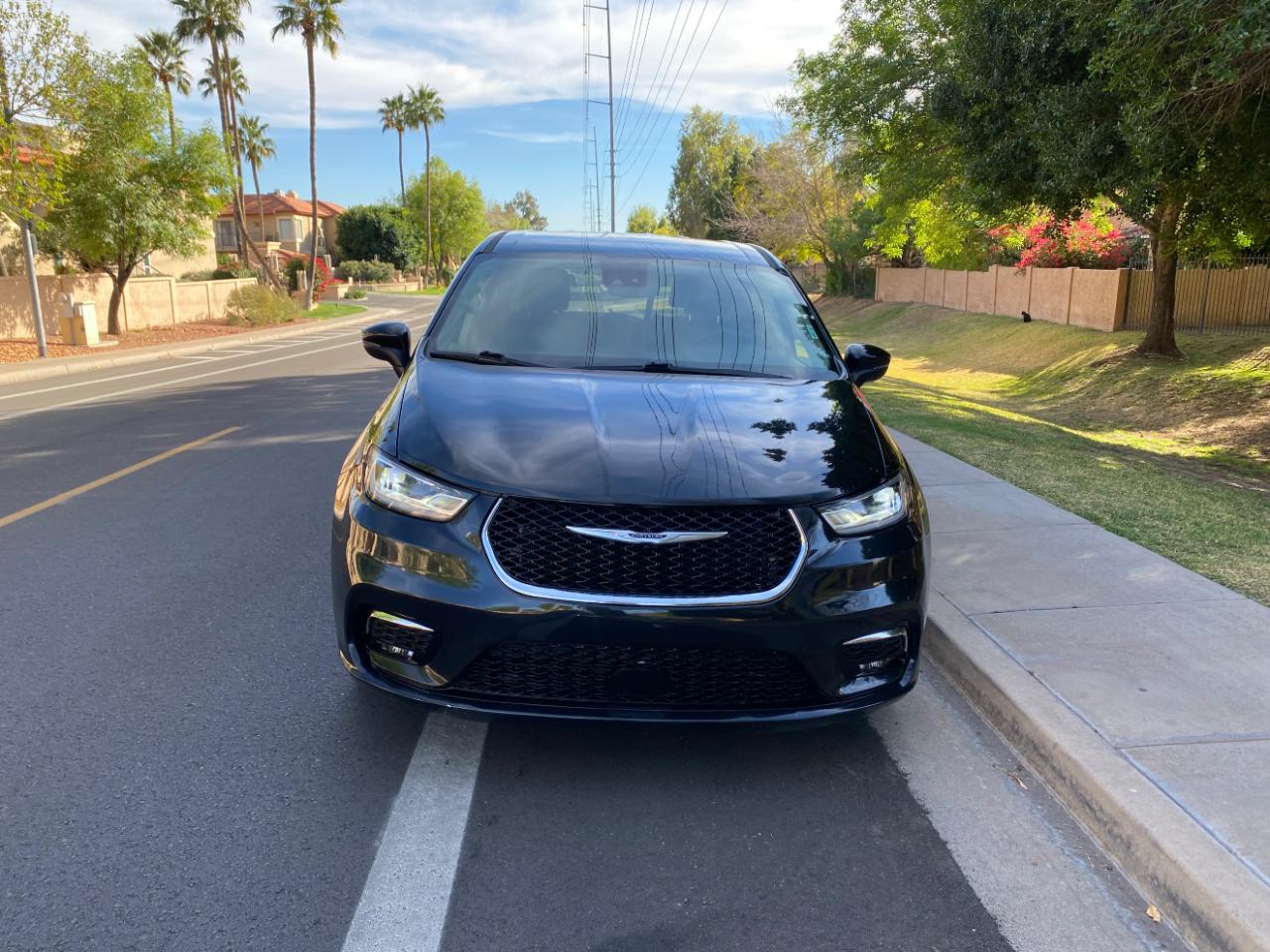 Chrysler Pacifica Hybrid Touring L FWD 2023
