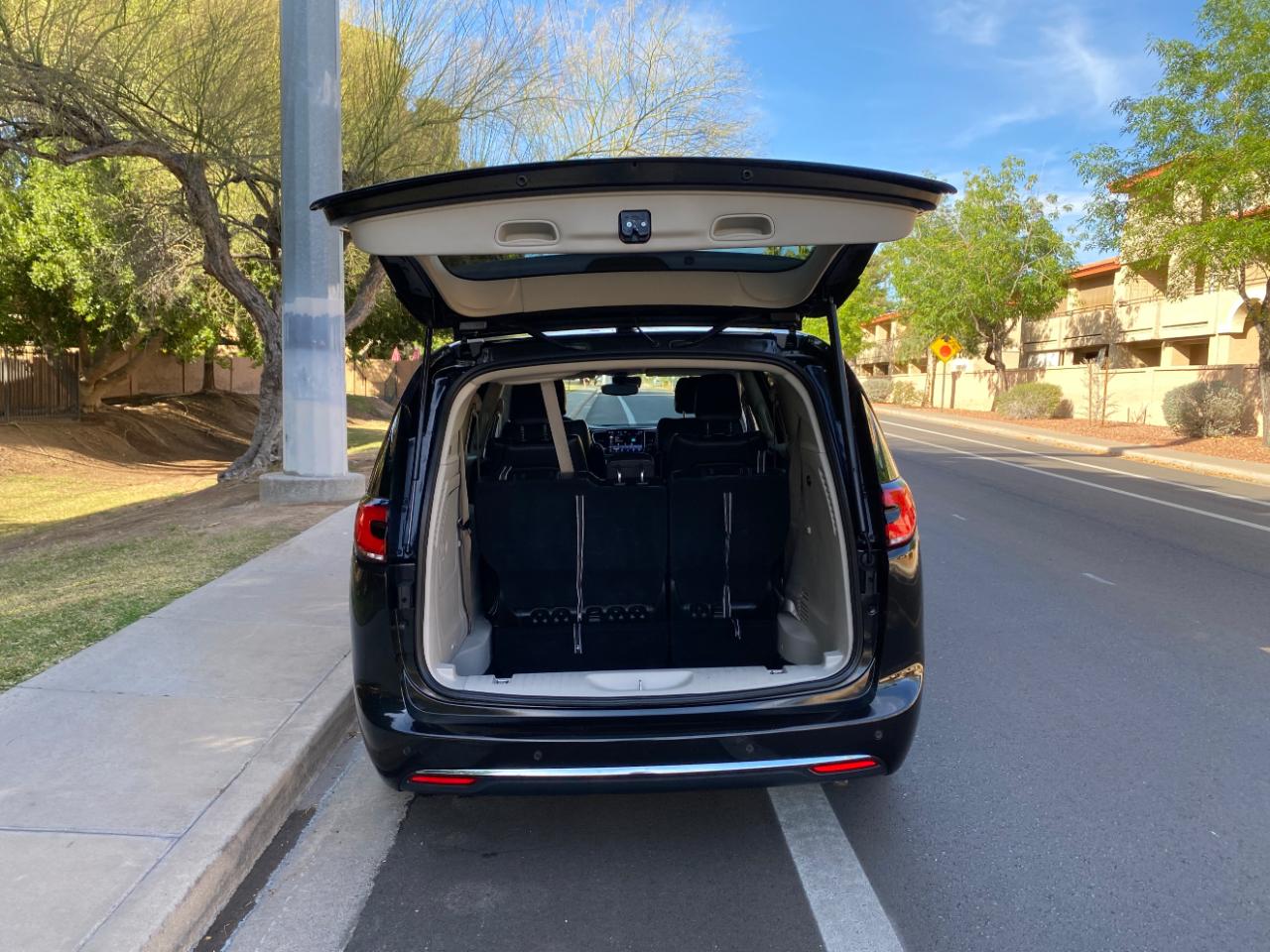 Chrysler Pacifica Hybrid Touring L FWD 2023