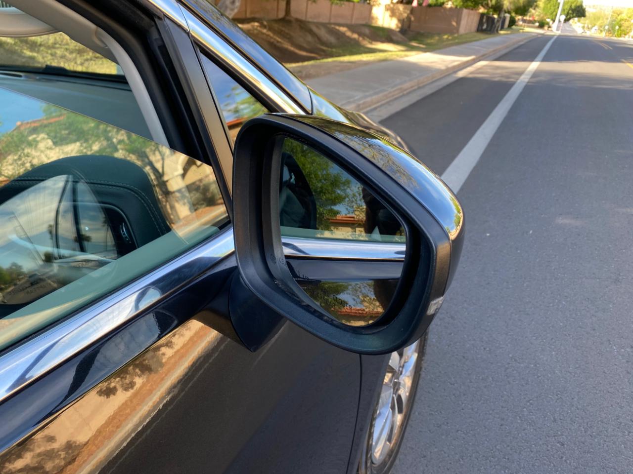 Chrysler Pacifica Hybrid Touring L FWD 2023