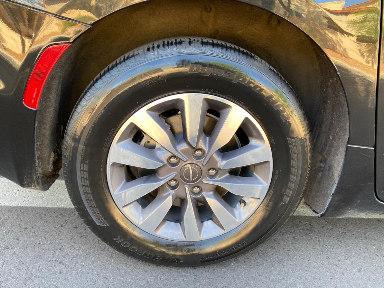 Chrysler Pacifica Hybrid Touring L FWD 2023