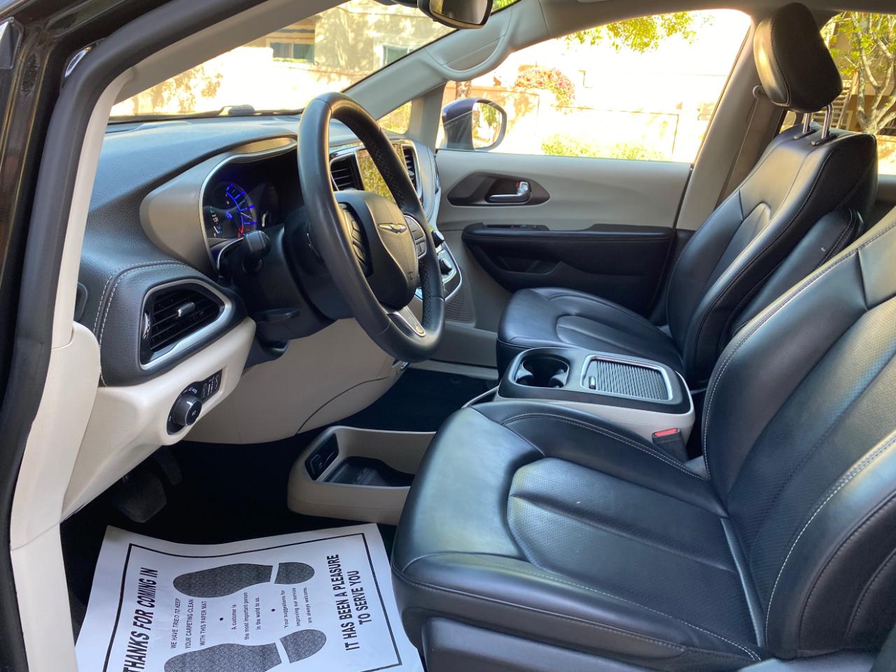 Chrysler Pacifica Hybrid Touring L FWD 2023