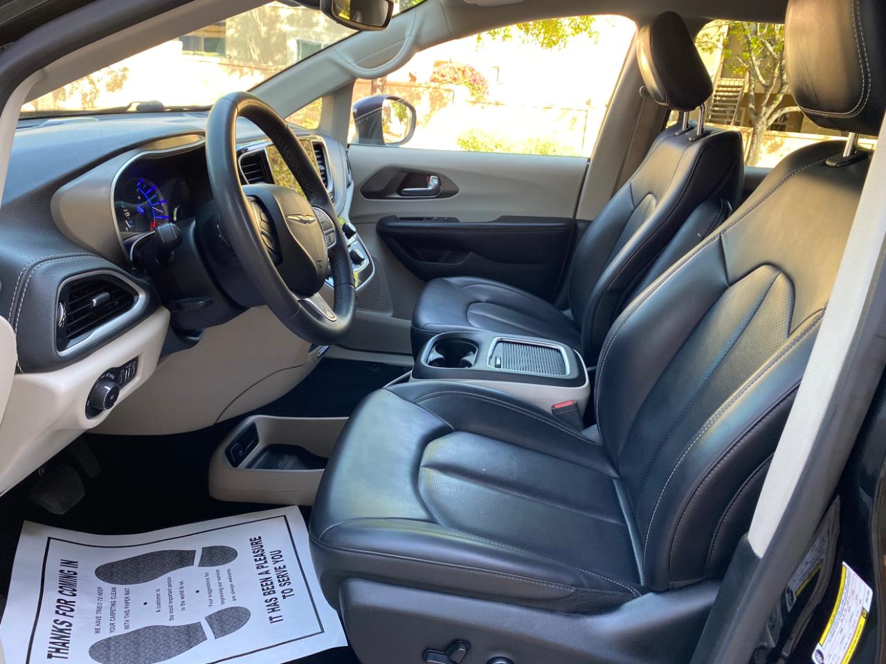 Chrysler Pacifica Hybrid Touring L FWD 2023