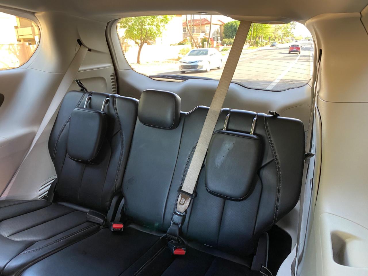 Chrysler Pacifica Hybrid Touring L FWD 2023