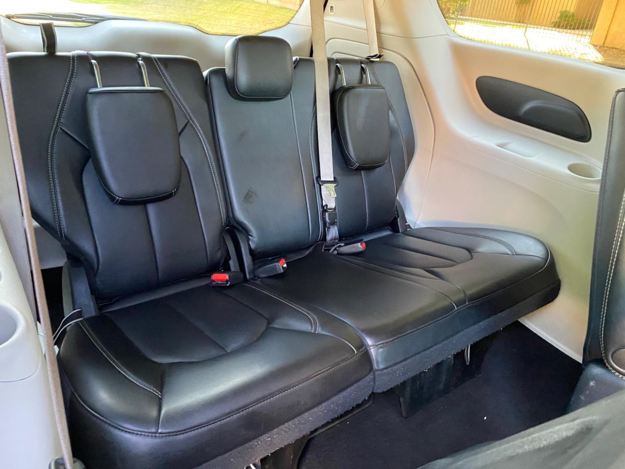 Chrysler Pacifica Hybrid Touring L FWD 2023