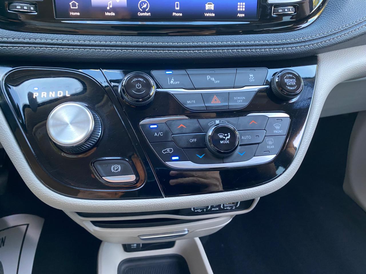 Chrysler Pacifica Hybrid Touring L FWD 2023