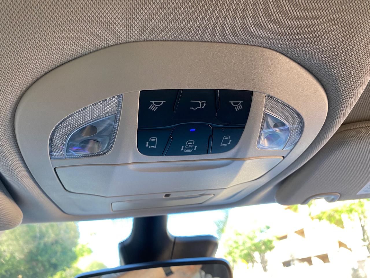 Chrysler Pacifica Hybrid Touring L FWD 2023