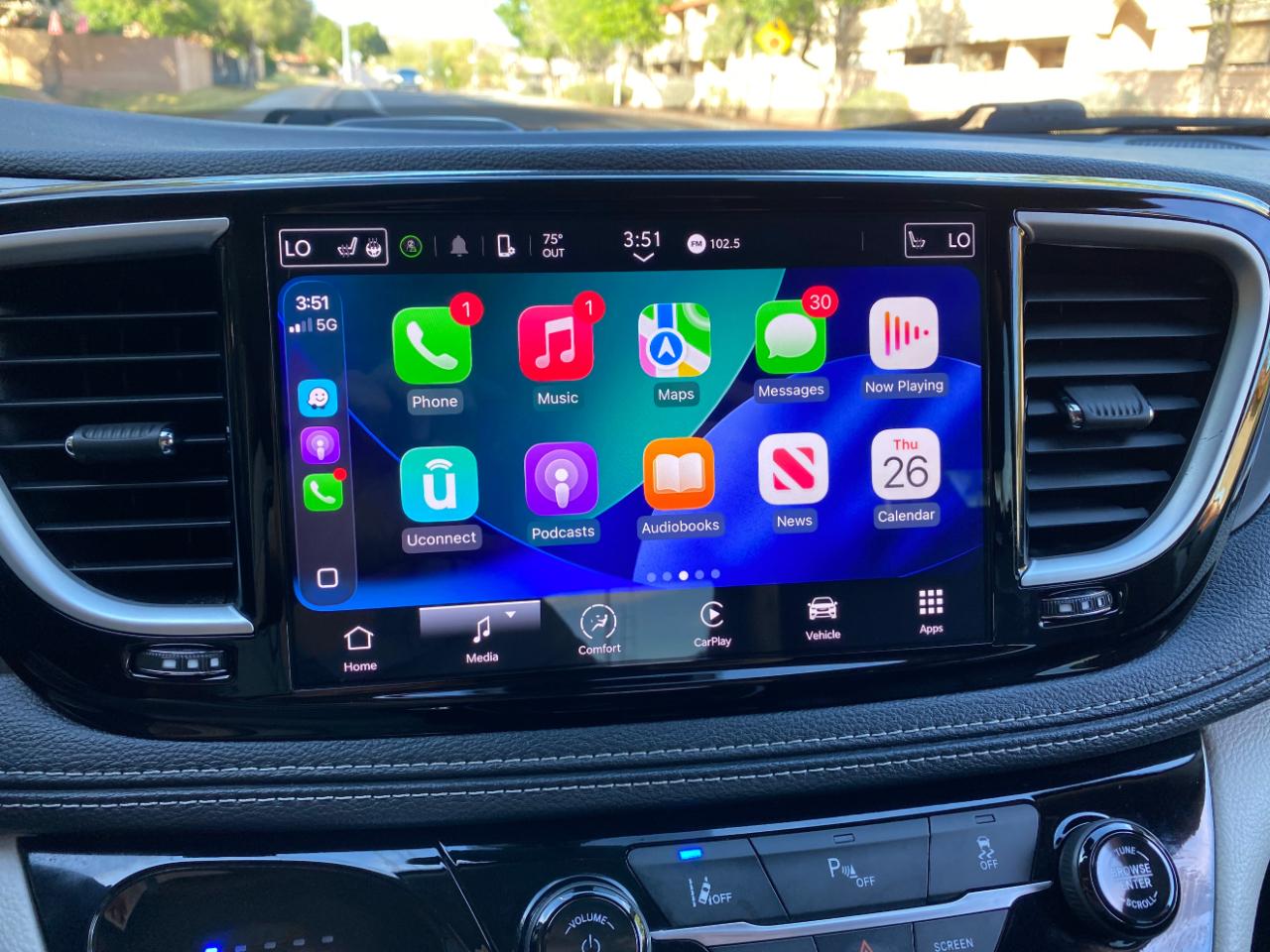 Chrysler Pacifica Hybrid Touring L FWD 2023