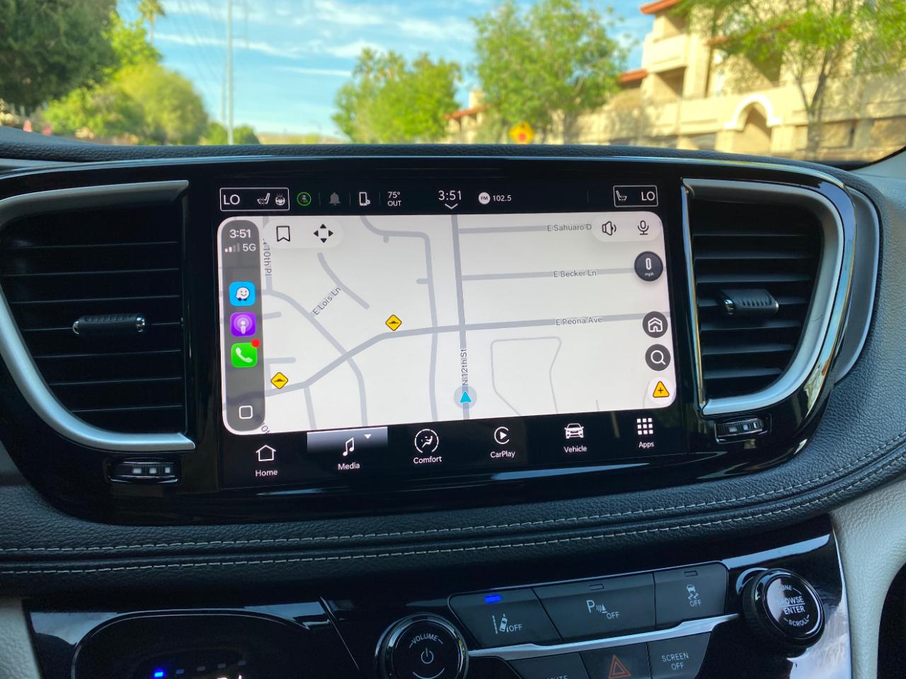 Chrysler Pacifica Hybrid Touring L FWD 2023