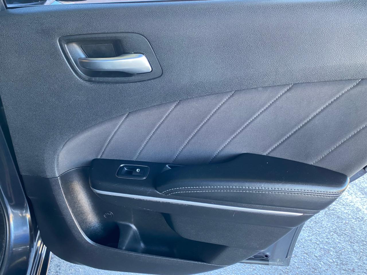 Dodge Charger SXT RWD 2019