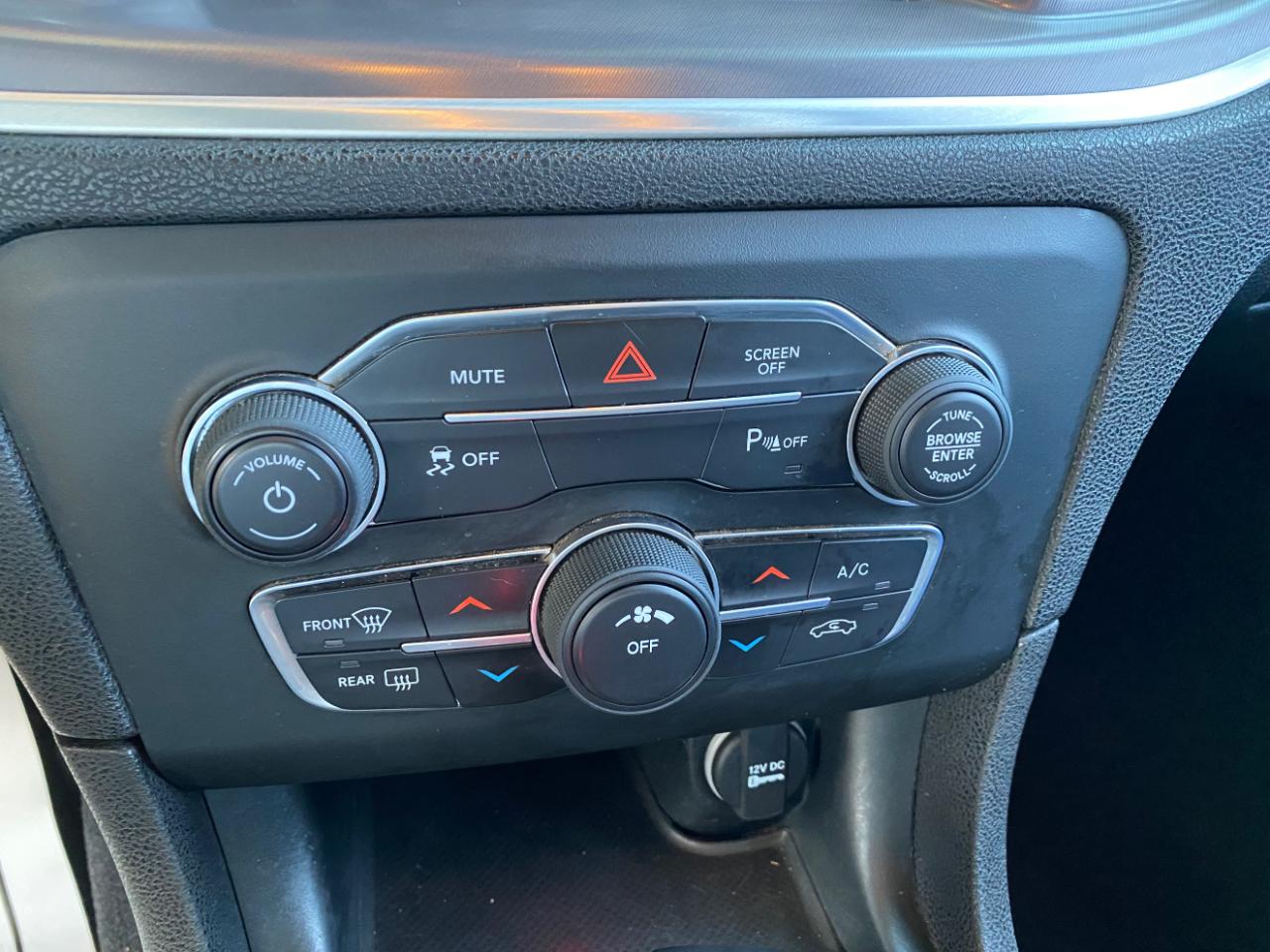 Dodge Charger SXT RWD 2019