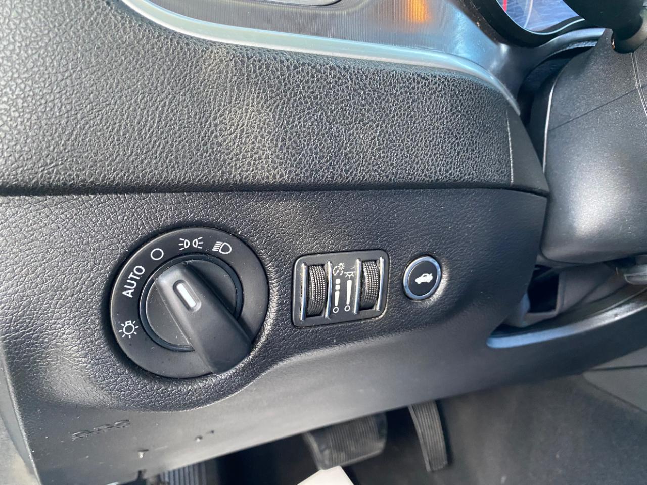 Dodge Charger SXT RWD 2019