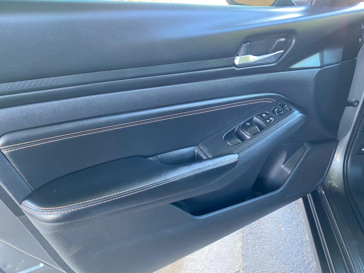 Nissan Altima 2.5 SR Sedan 2019