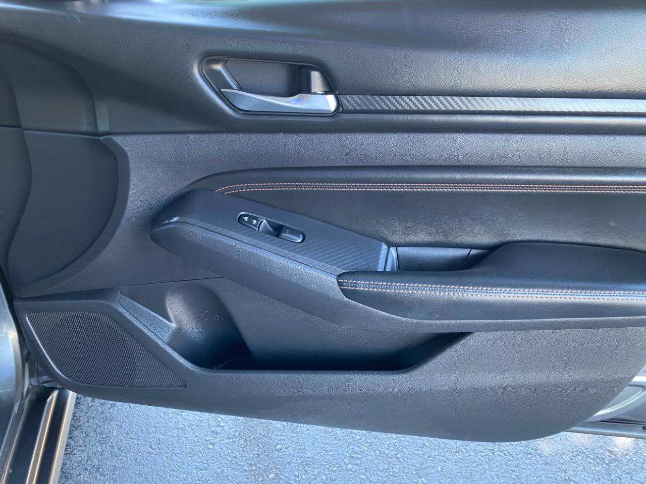 Nissan Altima 2.5 SR Sedan 2019