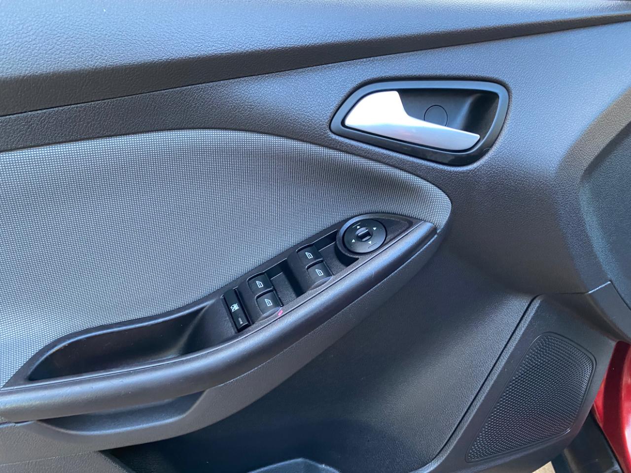 Ford Focus 5dr HB SE 2014