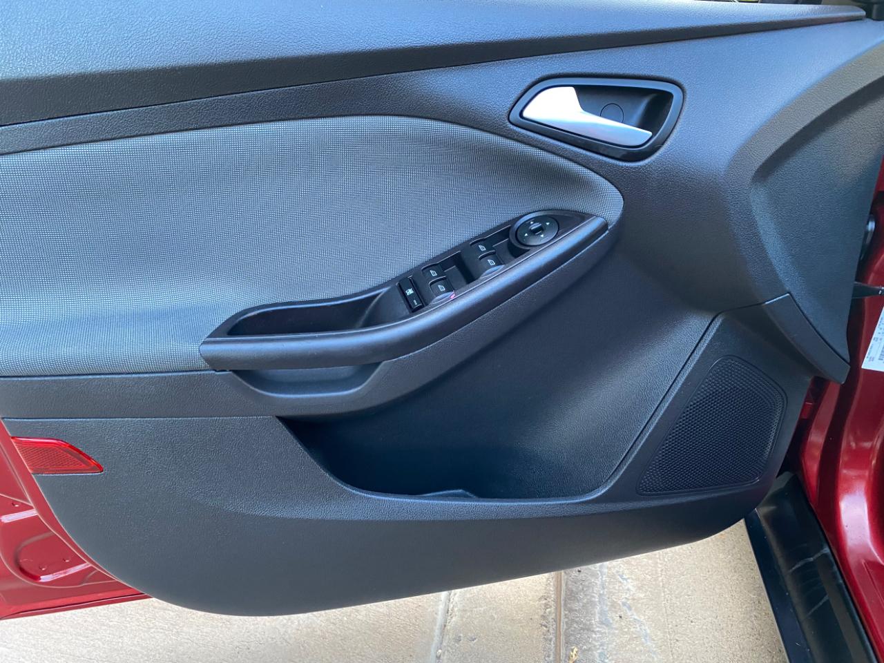 Ford Focus 5dr HB SE 2014