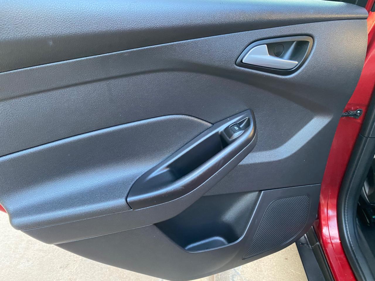 Ford Focus 5dr HB SE 2014