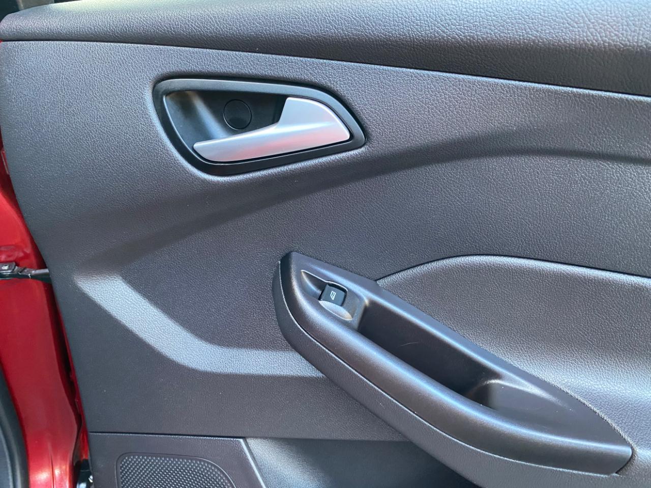 Ford Focus 5dr HB SE 2014