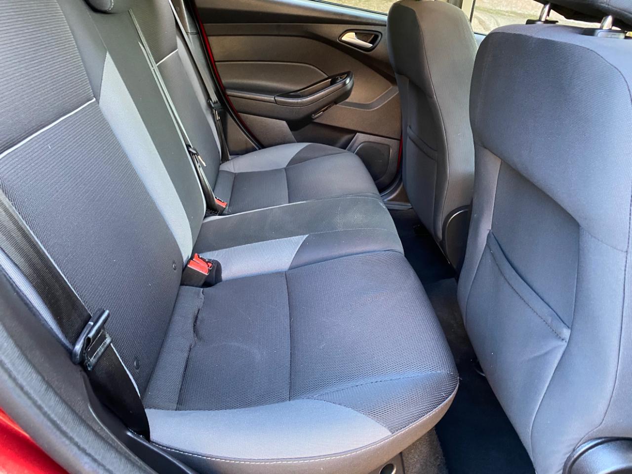 Ford Focus 5dr HB SE 2014