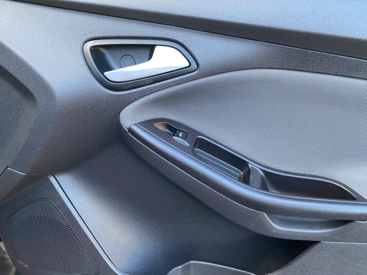 Ford Focus 5dr HB SE 2014