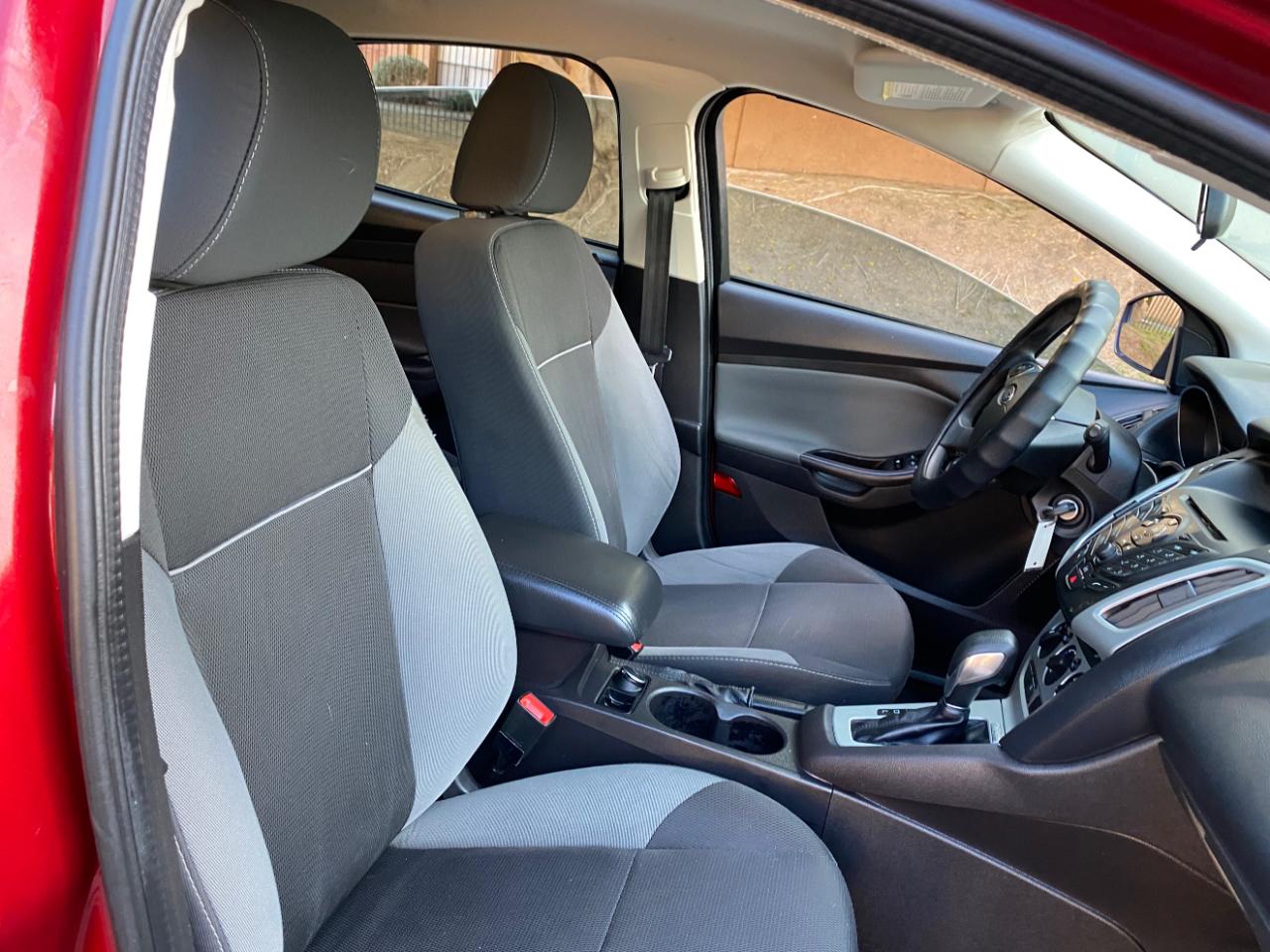 Ford Focus 5dr HB SE 2014