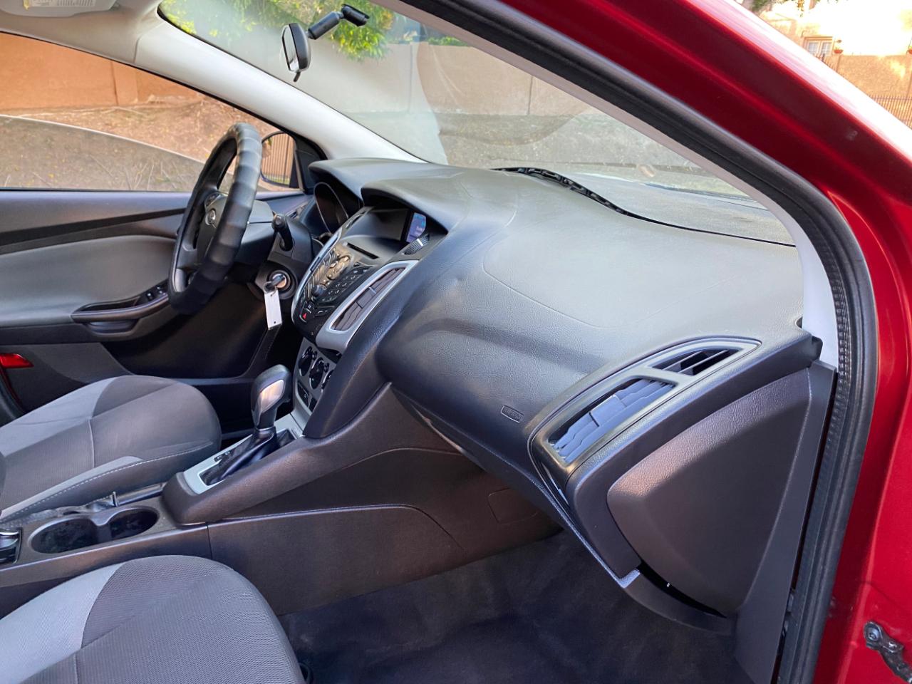 Ford Focus 5dr HB SE 2014