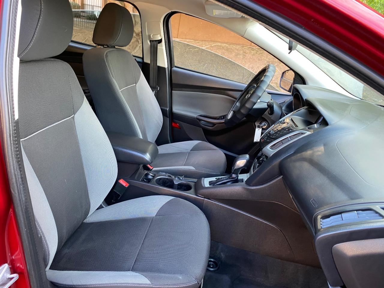 Ford Focus 5dr HB SE 2014