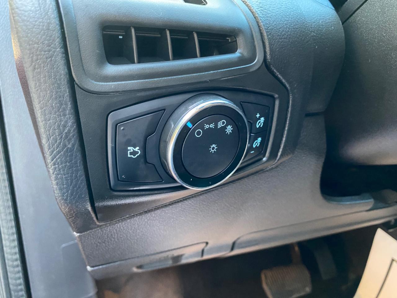 Ford Focus 5dr HB SE 2014