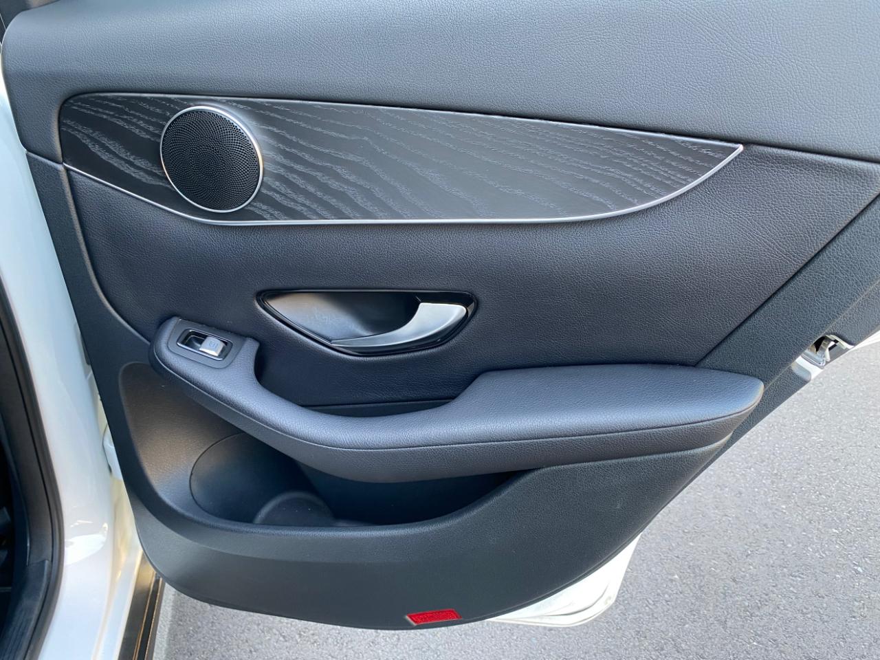 Mercedes-Benz GLC RWD 4dr GLC 300 2016