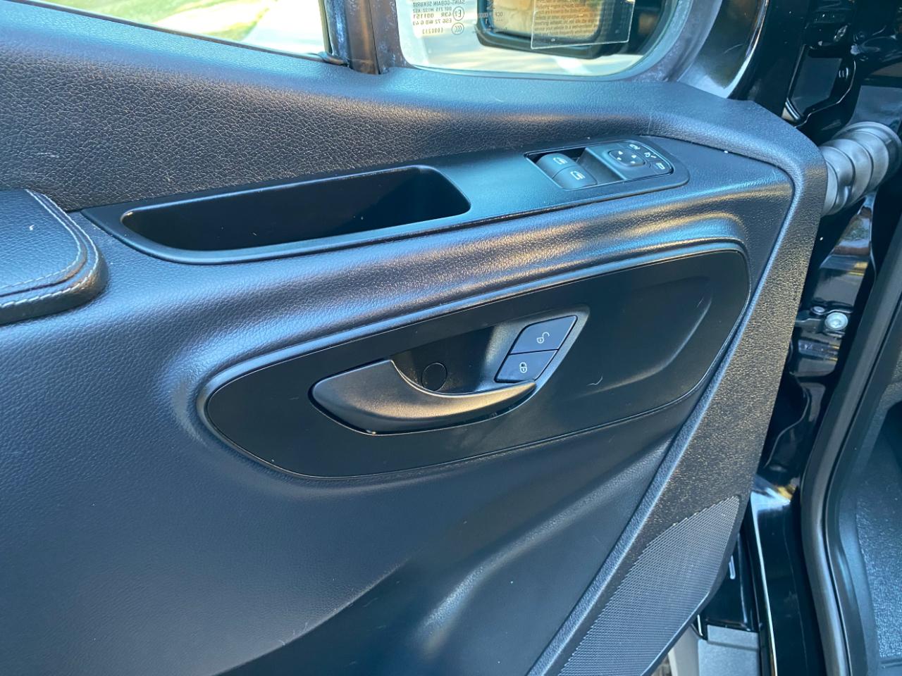 Mercedes-Benz Sprinter Passenger Van 2500 Standard Roof I4 144" RWD 2021