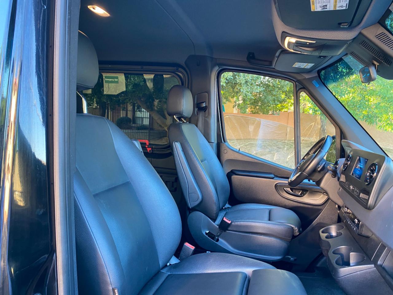 Mercedes-Benz Sprinter Passenger Van 2500 Standard Roof I4 144" RWD 2021