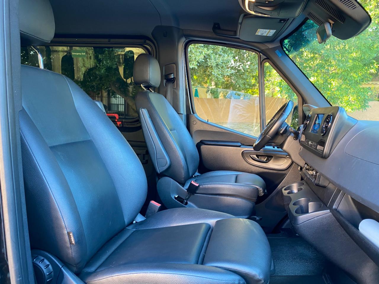 Mercedes-Benz Sprinter Passenger Van 2500 Standard Roof I4 144" RWD 2021