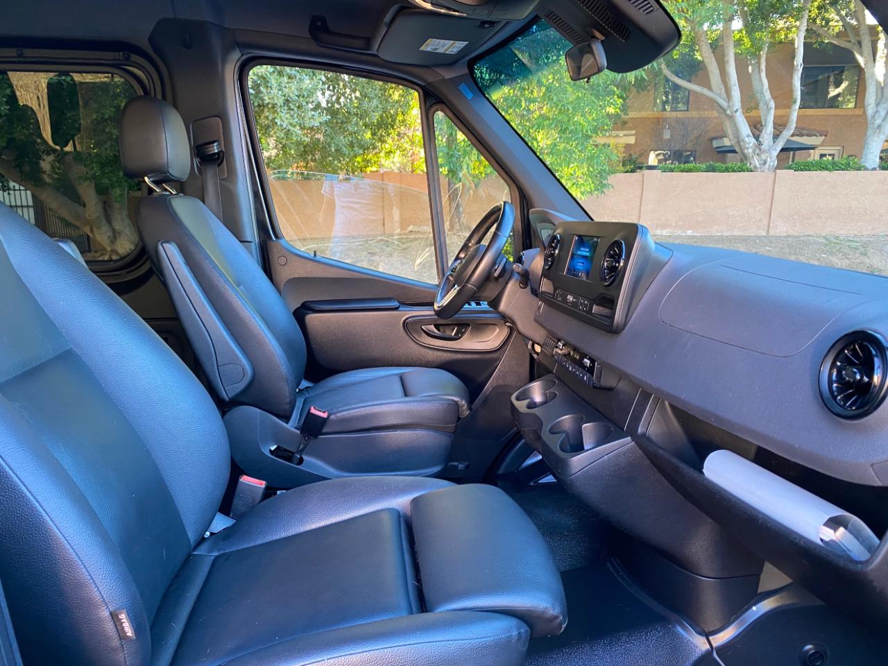 Mercedes-Benz Sprinter Passenger Van 2500 Standard Roof I4 144" RWD 2021