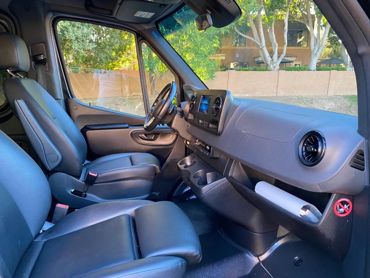 Mercedes-Benz Sprinter Passenger Van 2500 Standard Roof I4 144" RWD 2021