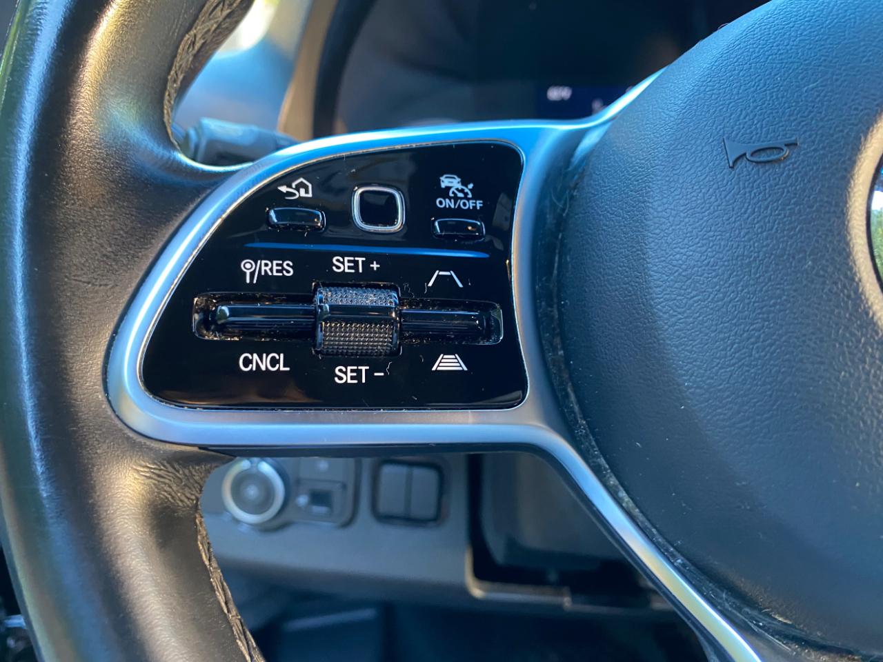 Mercedes-Benz Sprinter Passenger Van 2500 Standard Roof I4 144" RWD 2021