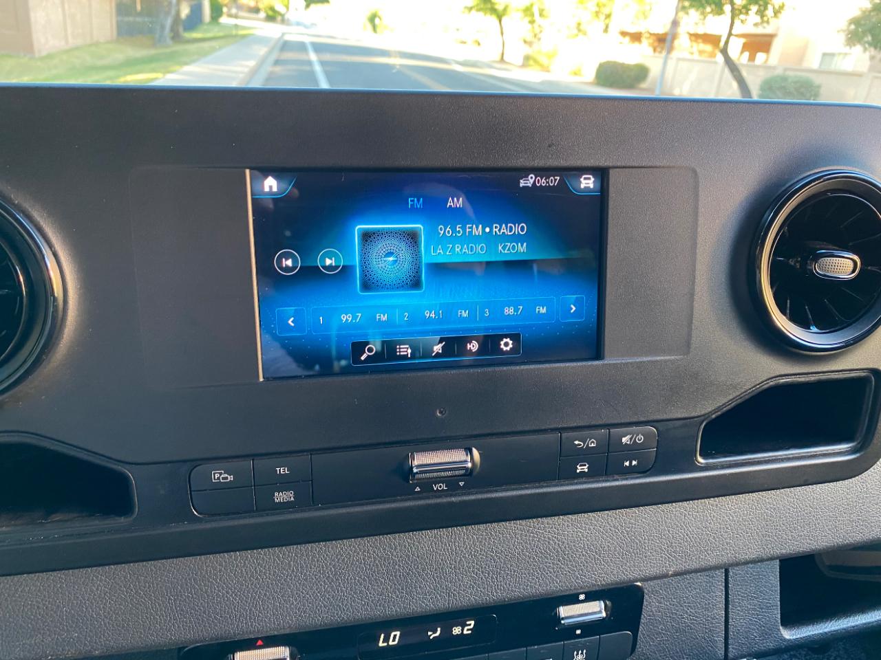 Mercedes-Benz Sprinter Passenger Van 2500 Standard Roof I4 144" RWD 2021