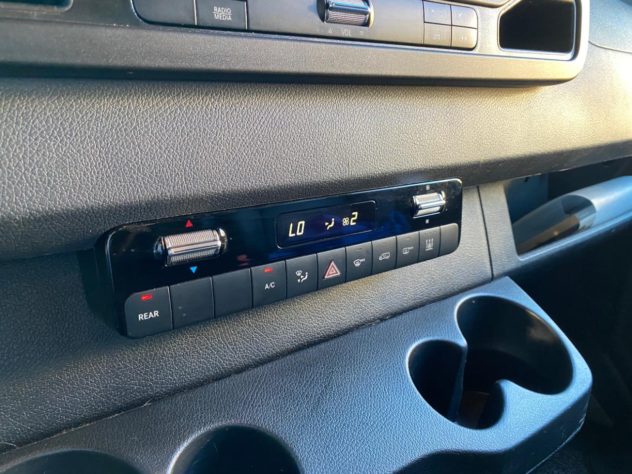 Mercedes-Benz Sprinter Passenger Van 2500 Standard Roof I4 144" RWD 2021