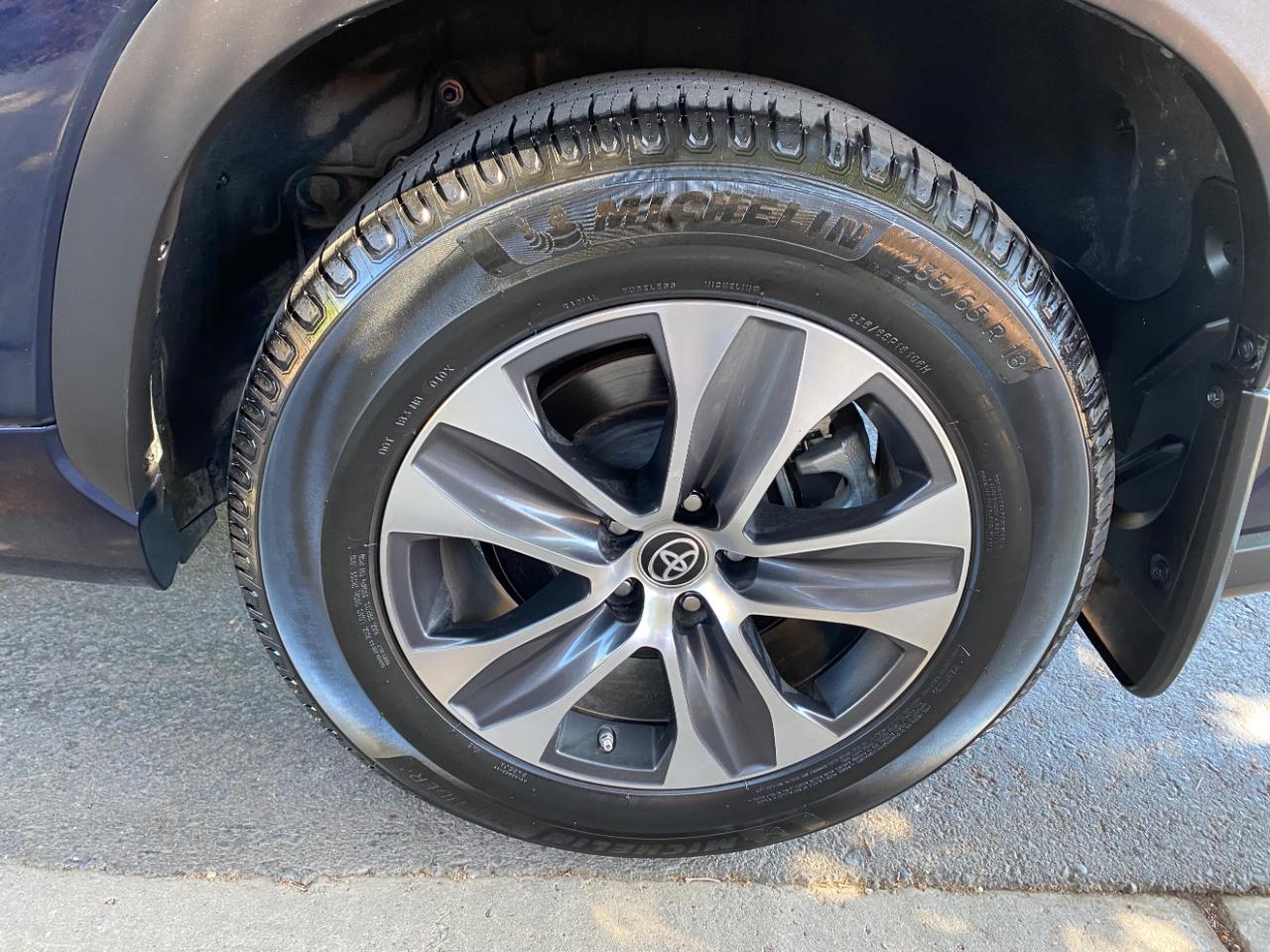 Toyota Highlander XLE 2023