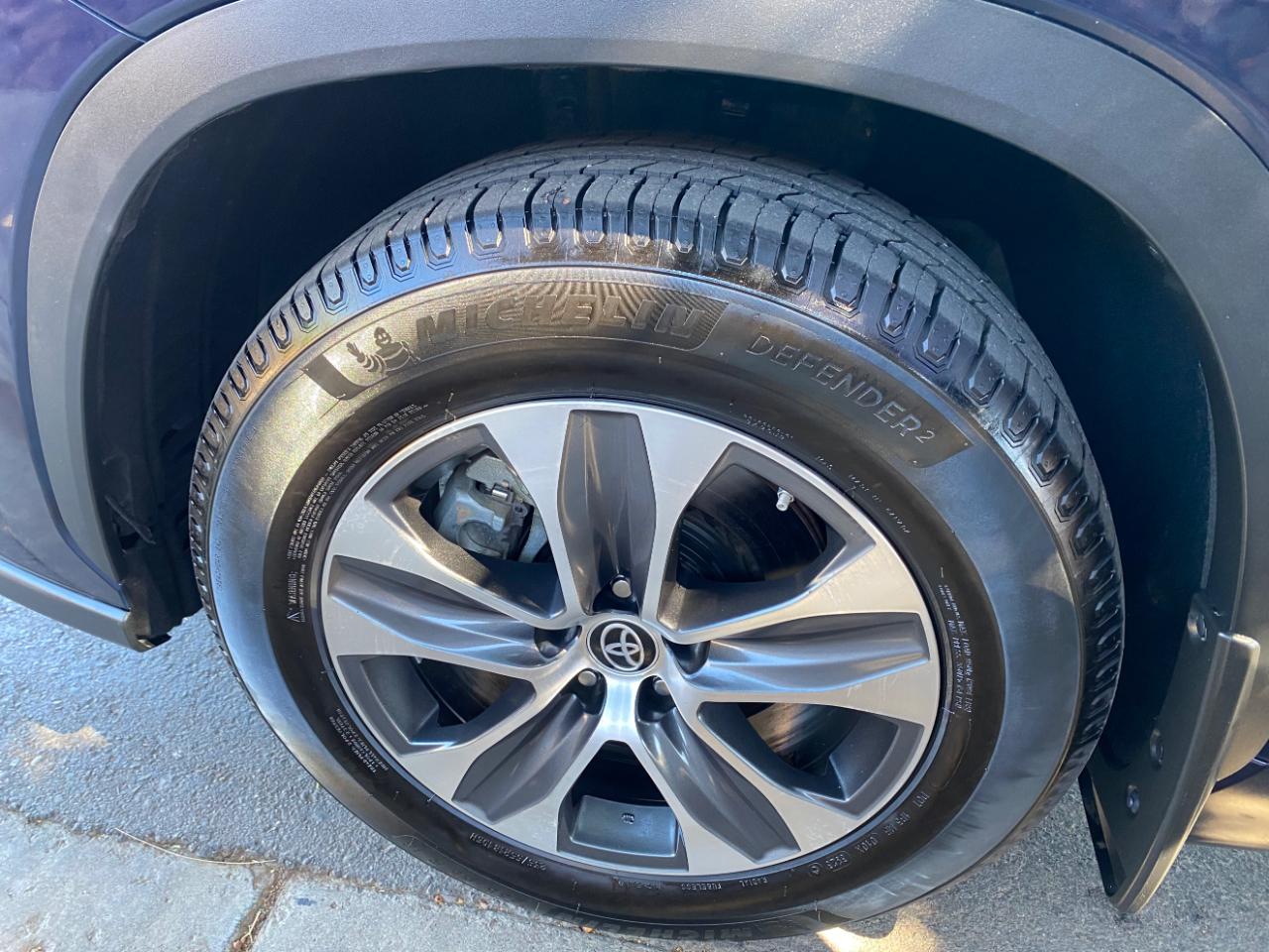 Toyota Highlander XLE 2023