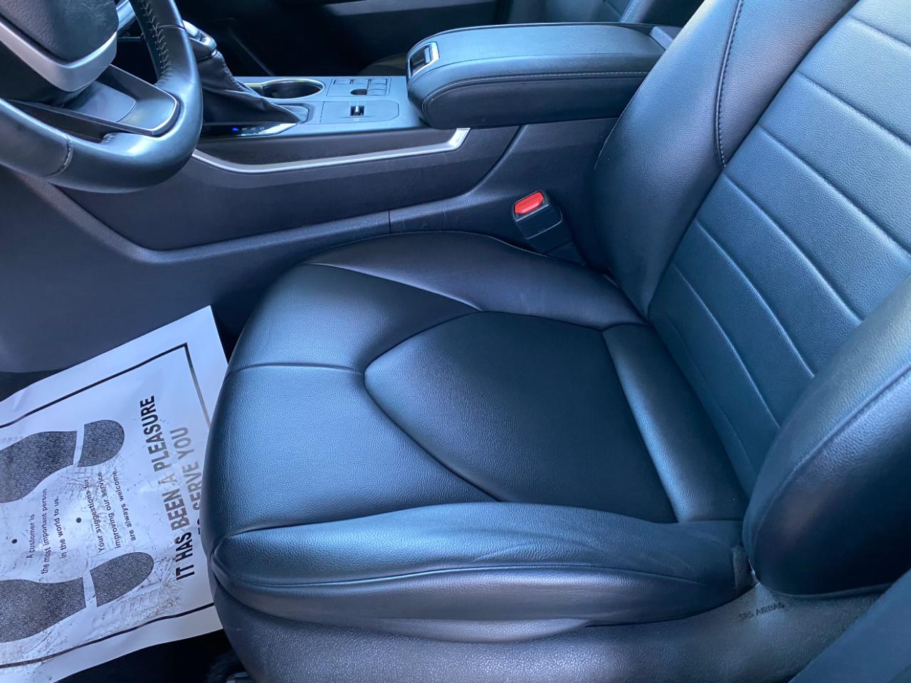 Toyota Highlander XLE 2023