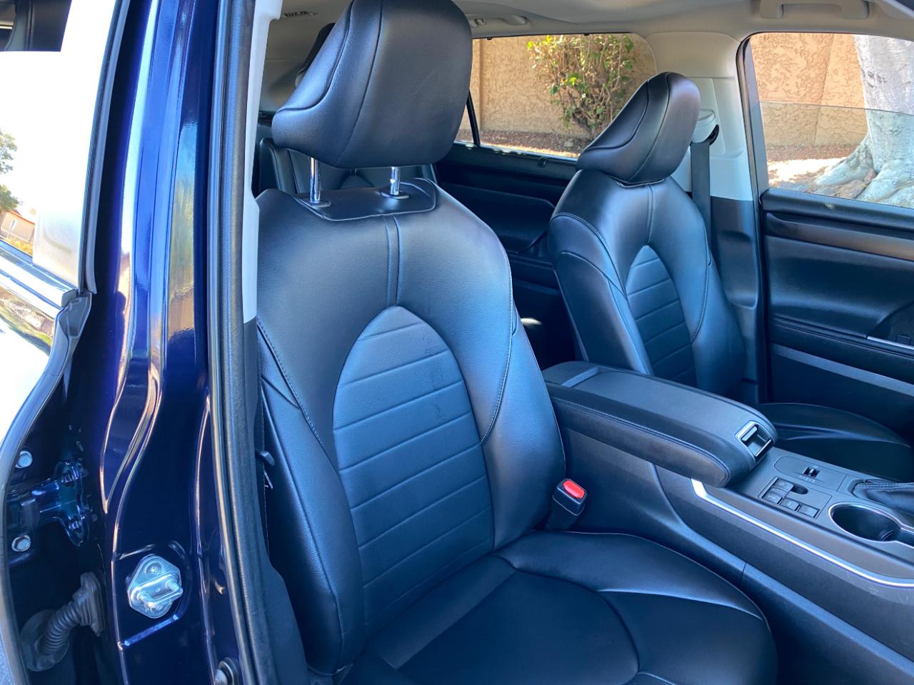 Toyota Highlander XLE 2023