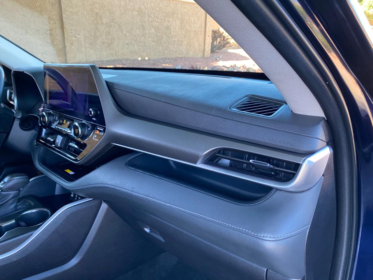 Toyota Highlander XLE 2023