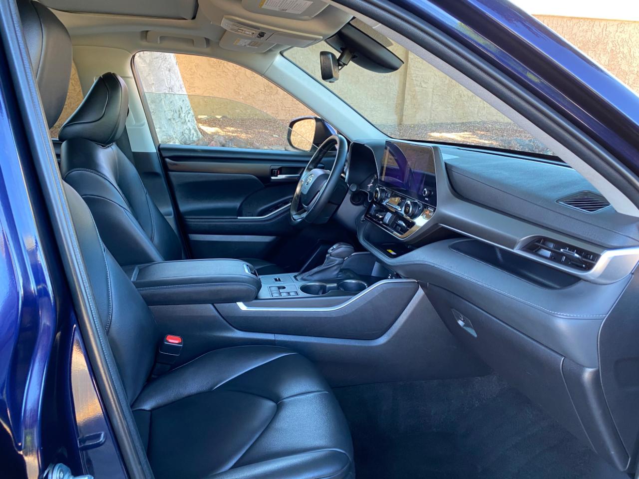 Toyota Highlander XLE 2023