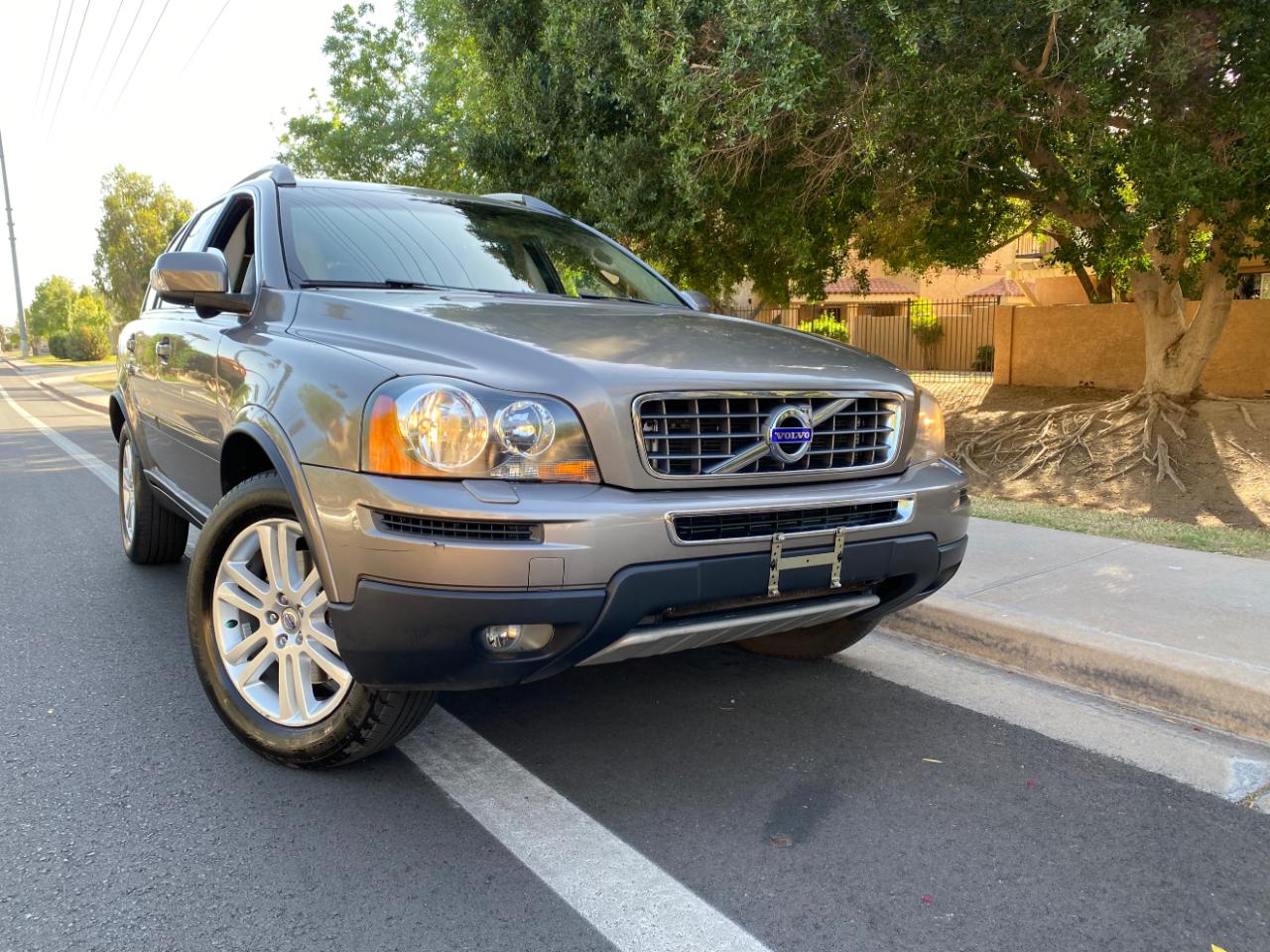 Volvo XC90 FWD 4dr I6 2011