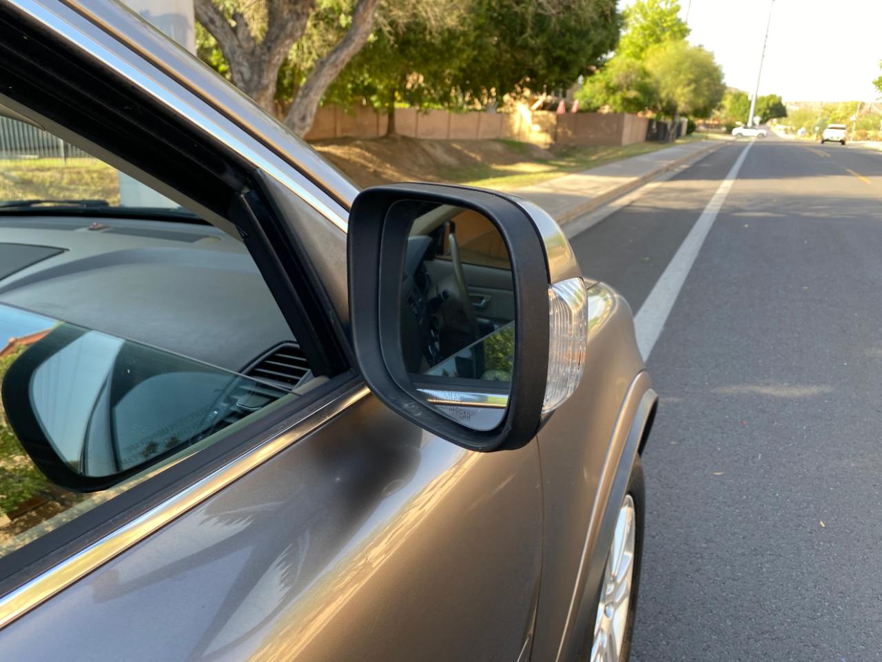 Volvo XC90 FWD 4dr I6 2011