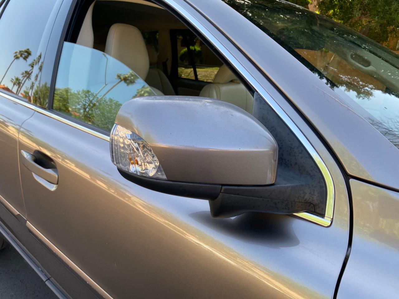 Volvo XC90 FWD 4dr I6 2011