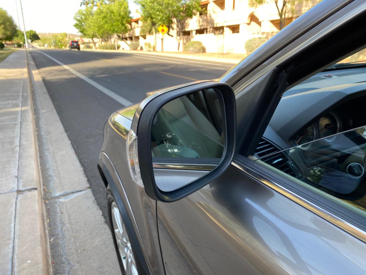 Volvo XC90 FWD 4dr I6 2011