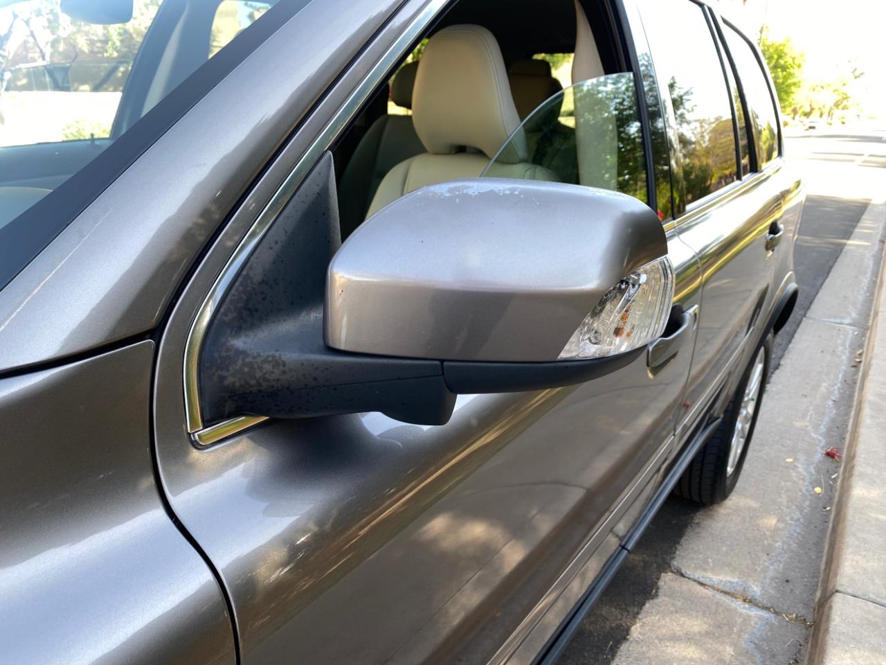 Volvo XC90 FWD 4dr I6 2011